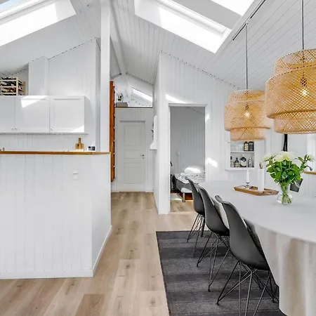 3 Bedroom Cozy In Prázdninový dům