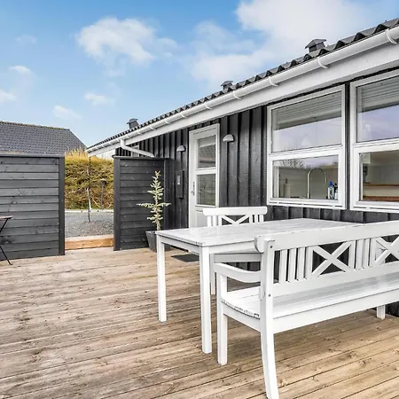 Vakantiehuis 3 Bedroom Cozy In