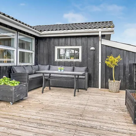 Vakantiehuis 3 Bedroom Cozy In